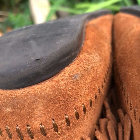 Minnetonka Three Layer Fringe Boot Style Moccasins-Sz 8-PullOn Style-Carmel - Picture 15 of 16